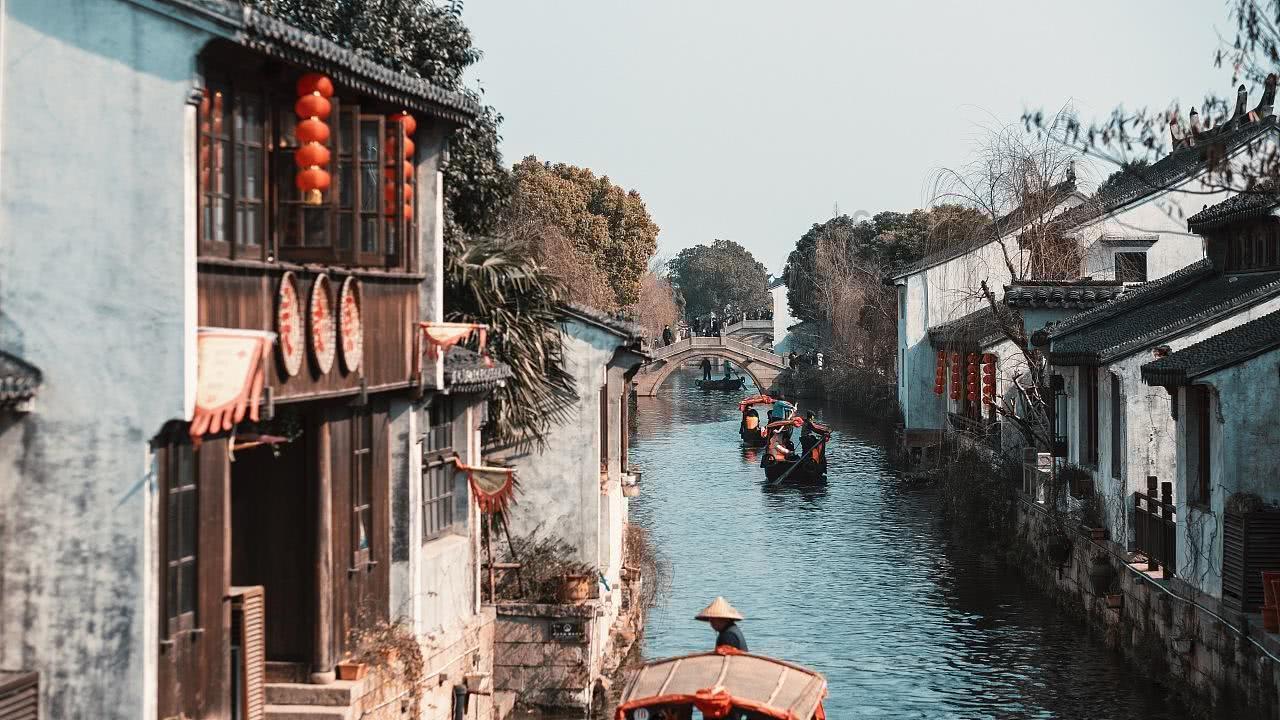 可爱啄木鸟逃脱